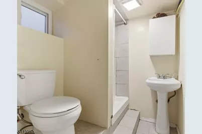 1490 Champlin Sq, Teaneck Township, NJ 07666 - Photo 20