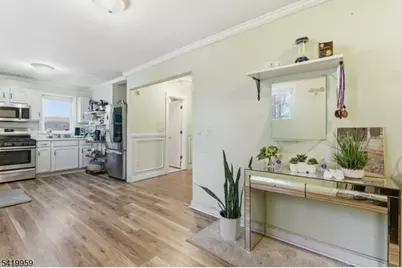 1490 Champlin Sq, Teaneck Township, NJ 07666 - Photo 10