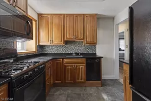 426 Brook Ct, Plainfield, NJ 07060 - Photo 8