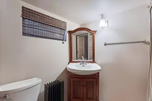 426 Brook Ct, Plainfield, NJ 07060 - Photo 12