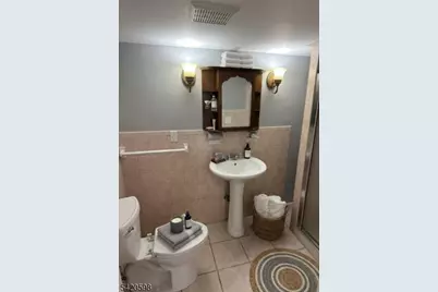 239 E 4th Ave, Roselle, NJ 07203 - Photo 10