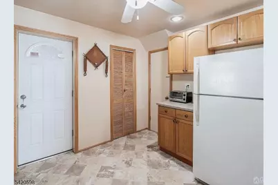 239 E 4th Ave, Roselle, NJ 07203 - Photo 8