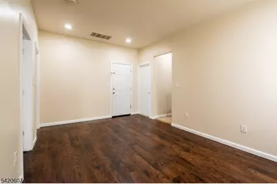 467 Hawthorne Ave #2, Newark, NJ 07112 - Photo 8