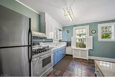 21 Broadview Ave, Maplewood, NJ 07040 - Photo 14