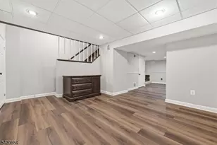 2304 Jamestown Common, Hillsborough Township, NJ 08844 - Photo 18