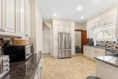 150 W 5th Ave, Roselle, NJ 07203 - Photo 10