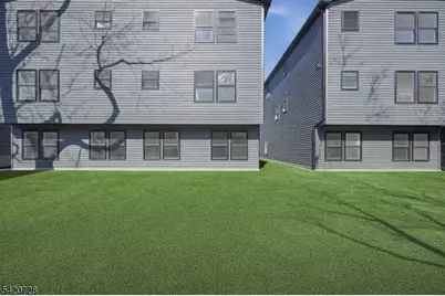 132 N 17th St, East Orange, NJ 07017 - Photo 4