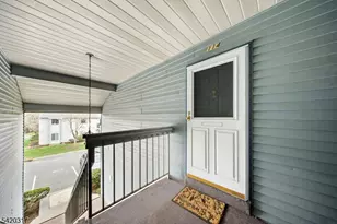 114 Henley Dr, Franklin Township, NJ 08873 - Photo 4
