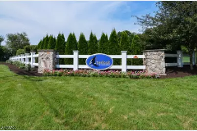 692 Honeybrook Cir #692, Lopatcong Township, NJ 08886 - Photo 14