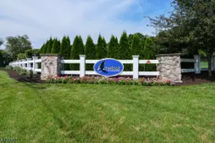 692 Honeybrook Cir, Lopatcong Township, NJ 08886 - Photo 14