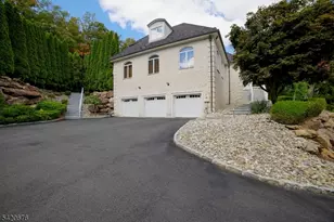 49 Cherokee Ct, Sparta Township, NJ 07871 - Photo 4