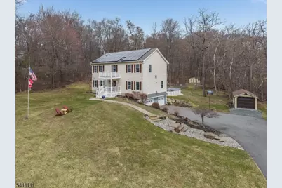 434 Charlestown Rd, Bethlehem Township, NJ 08827 - Photo 2