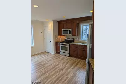 54 Riverview Cir, Little Falls Township, NJ 07424 - Photo 18