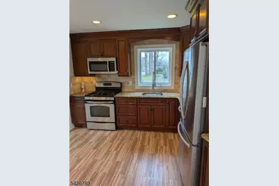 54 Riverview Cir, Little Falls Township, NJ 07424 - Photo 10