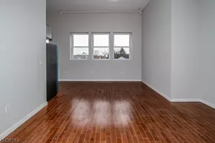 33 Second St, Raritan, NJ 08869 - Photo 4