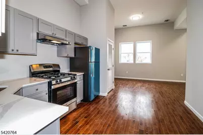 33 2nd St, Raritan, NJ 08869 - Photo 2