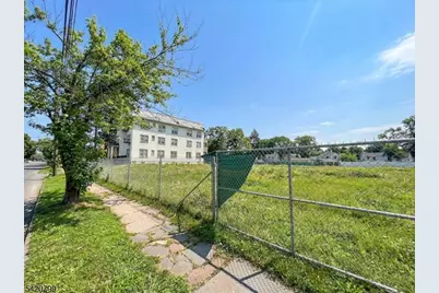 228 E 9th St, Plainfield, NJ 07060 - Photo 2