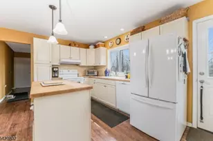 447 Bellwood Ave, Bethlehem Township, NJ 08802 - Photo 18