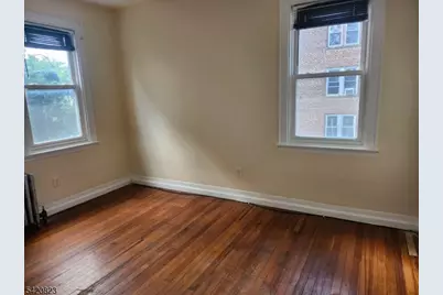 313 Leslie St, Newark, NJ 07112 - Photo 4