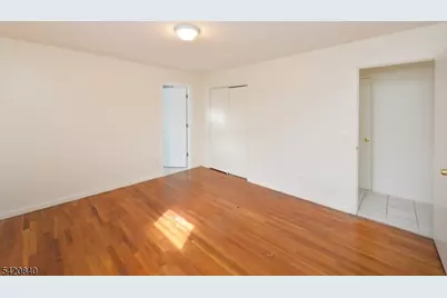 100 Eastern Way, Rutherford, NJ 07070 - Photo 8