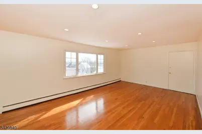 100 Eastern Way, Rutherford, NJ 07070 - Photo 10