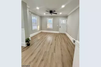 14 Guenther Pl, Passaic, NJ 07055 - Photo 4