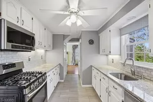 33 Coolidge Ave, West Caldwell, NJ 07006 - Photo 8