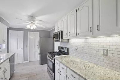 33 Coolidge Ave, West Caldwell, NJ 07006 - Photo 12