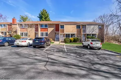 68 Chestnut Ct, Hillsborough Township, NJ 08844 - Photo 10