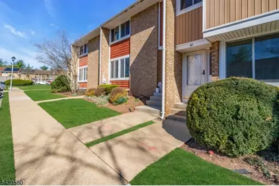 68 Chestnut Ct, Hillsborough Township, NJ 08844 - Photo 4