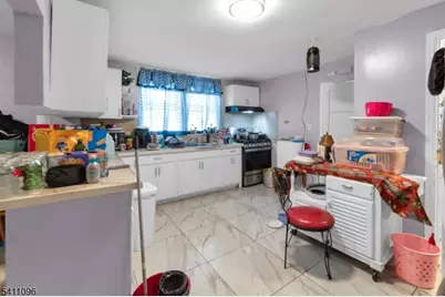 422 Schiller St, Elizabeth, NJ 07206 - Photo 8