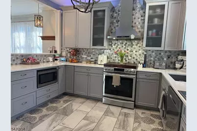 61 Bremond St, Belleville, NJ 07109 - Photo 10