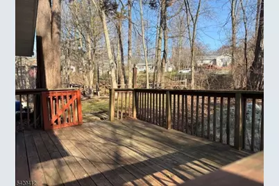 8 Beachview Ct, Hardyston Township, NJ 07460 - Photo 4