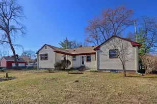 130 Warrenville Rd, Green Brook Township, NJ 08812 - Photo 28