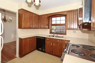 130 Warrenville Rd, Green Brook Township, NJ 08812 - Photo 6