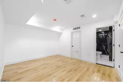 169 New St, Woodland Park, NJ 07424 - Photo 18