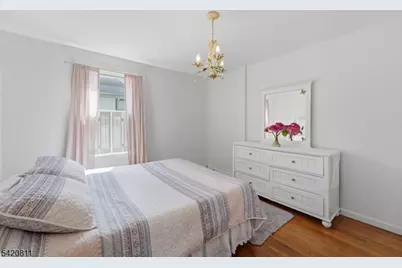 385 Berkeley Ave, Bloomfield, NJ 07003 - Photo 14