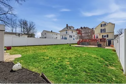 385 Berkeley Ave, Bloomfield, NJ 07003 - Photo 30