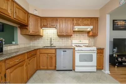 108 Eastwick Ct, Hillsborough Township, NJ 08844 - Photo 10