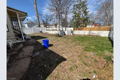 413 E 7th Ave, Roselle, NJ 07203 - Photo 2