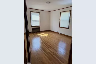 413 E 7th Ave, Roselle, NJ 07203 - Photo 8