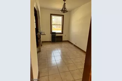 413 E 7th Ave, Roselle, NJ 07203 - Photo 4