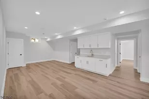 94 E Cedar St, Livingston, NJ 07039 - Photo 32