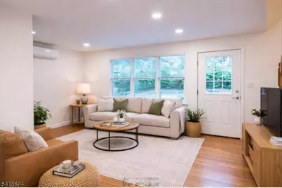 31 Lakeview Rd, Sparta Township, NJ 07871 - Photo 10