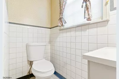 442 Seven Oaks Rd, Orange, NJ 07050 - Photo 10