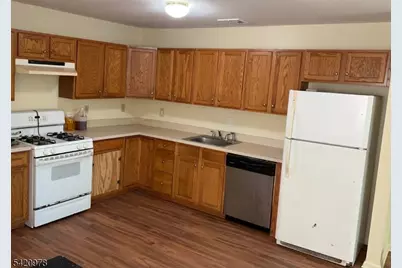 13 Hampton Rd #B, New Brunswick, NJ 08901 - Photo 4