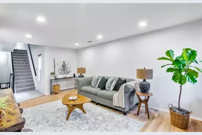 8 Springholm Drive Ondo, Berkeley Heights Township, NJ 07922 - Photo 2