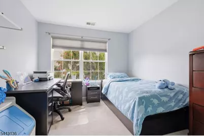 212 Swanstrom Pl, Union Township, NJ 07083 - Photo 16