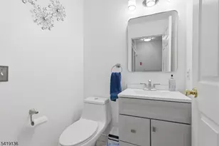 212 Swanstrom Pl, Union Township, NJ 07083 - Photo 4