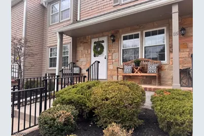 86 Franklin Ct, Raritan Township, NJ 08822 - Photo 2